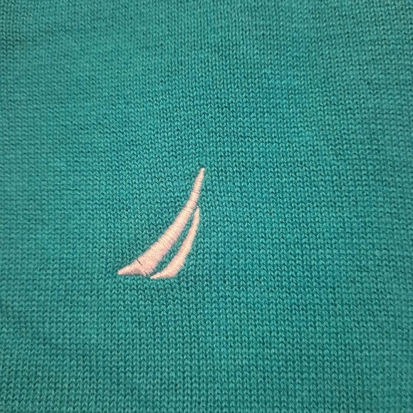 Nautica boys medium or 10/12 V neck pullover medium green shade EUC - Picture 4 of 4